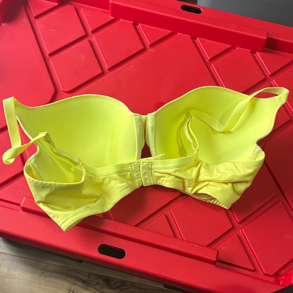 Victoria’s Secret Neon Yellow Women's Bra - Picture 3 of 3
